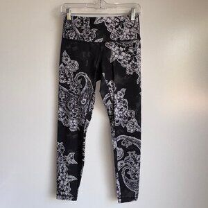 Lululemon Wunder Under High Rise Legging Size 8 Painted Paisley Black